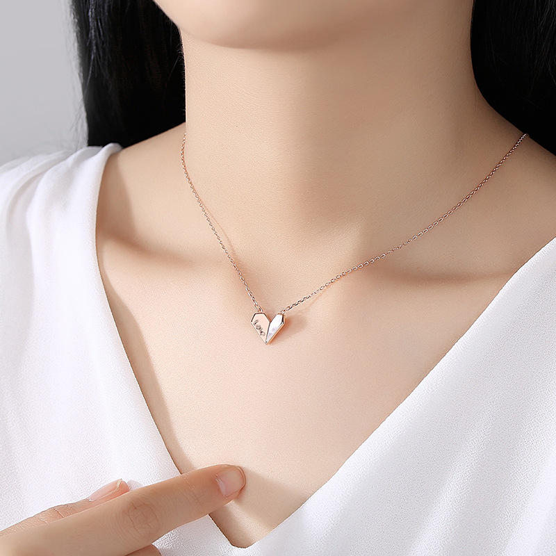 Sterling Silver S925 Heart-shaped White Shell Necklace LOVE Affordable
