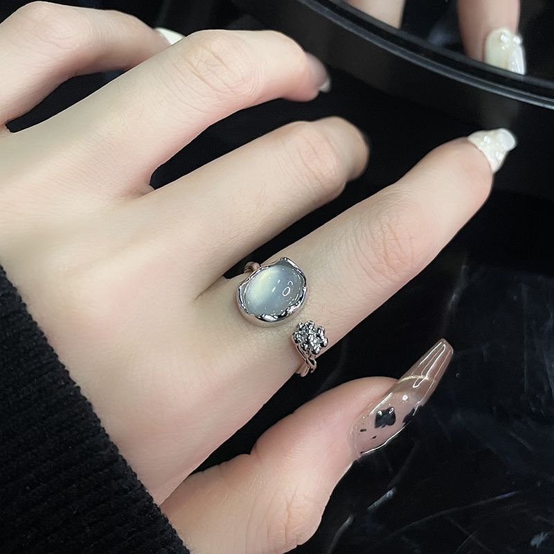Flower Bud Moonstone Special-interest Design French Gemstone Ring For