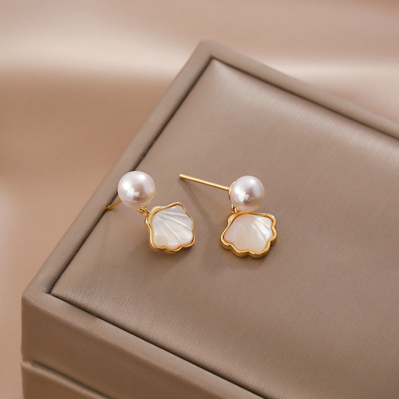 S925 Sterling Silver Small French Style Retro Elegant Stud Earrings
