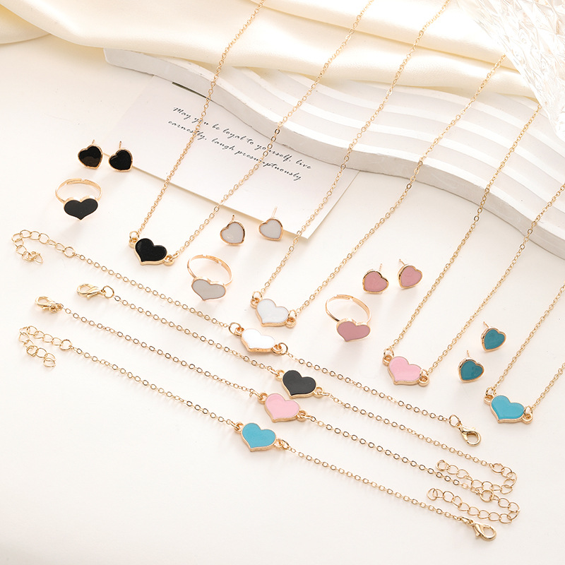 Simple Love Jewelry Women's Fashion Necklace Suit Heart Set Gift For Her