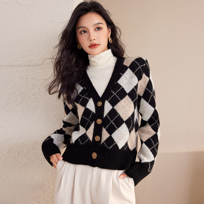 Autumn And Winter New French Minority Short Rhombus Long Sleeve Cashmere