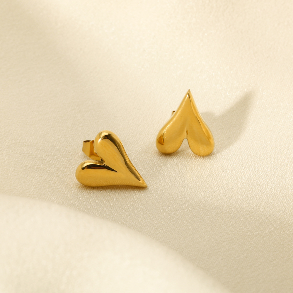 New Titanium Steel Love Heart Earrings Fashion Stainless