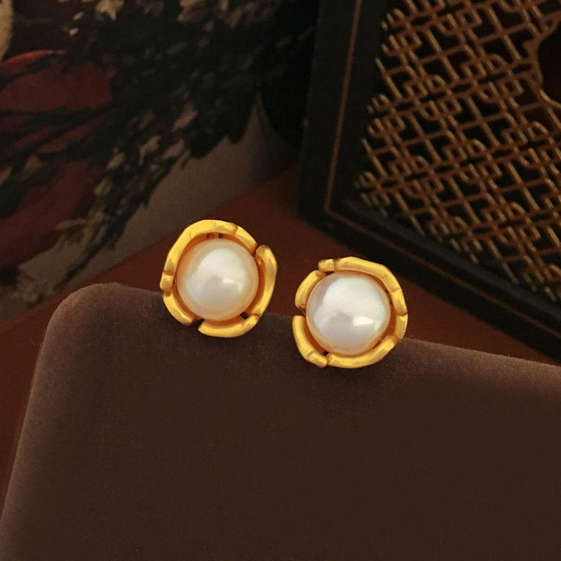 Artistic Retro Blue Background Dripping Stud Earrings