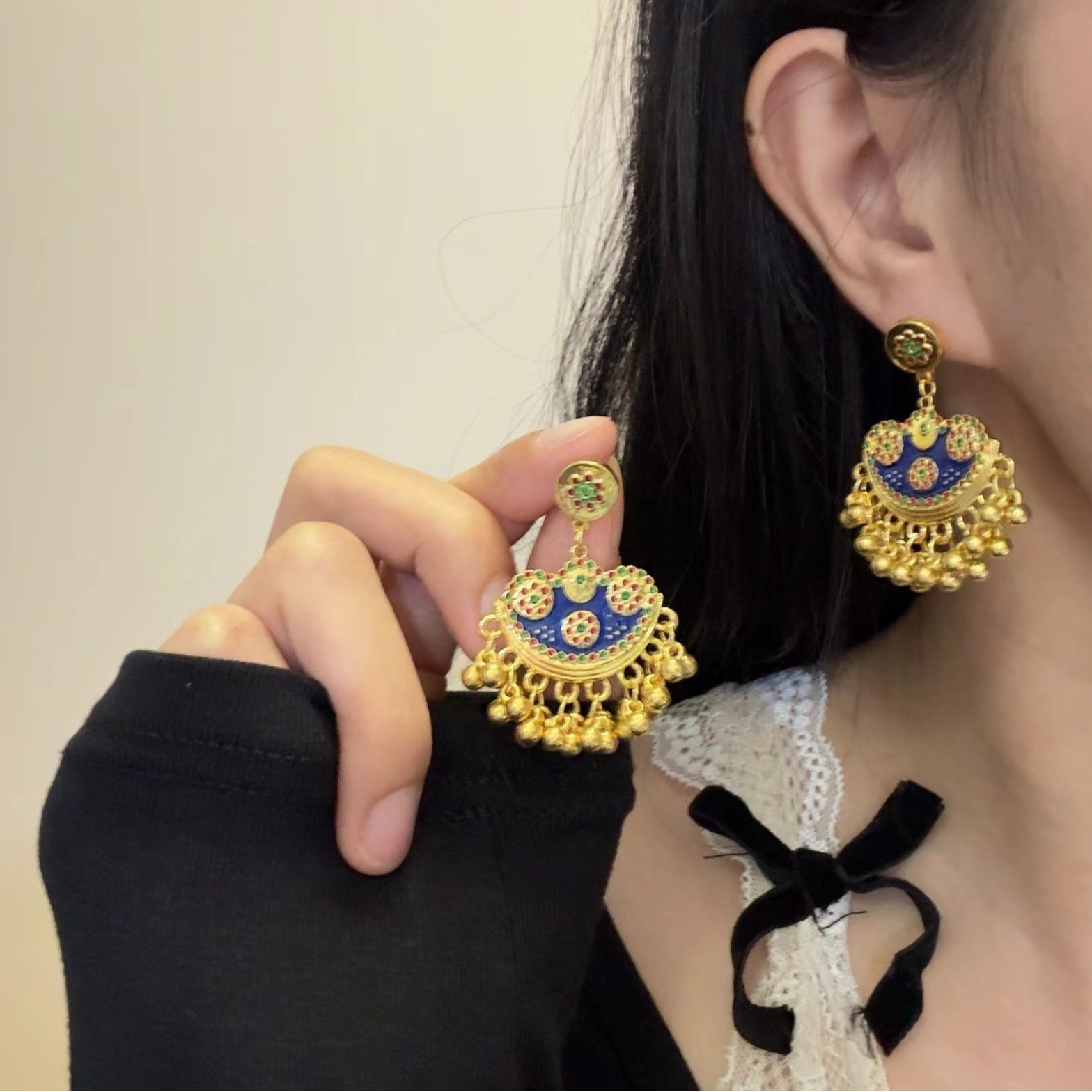 Niche Retro Exaggerated Transparent Leaf Earrings Personalized