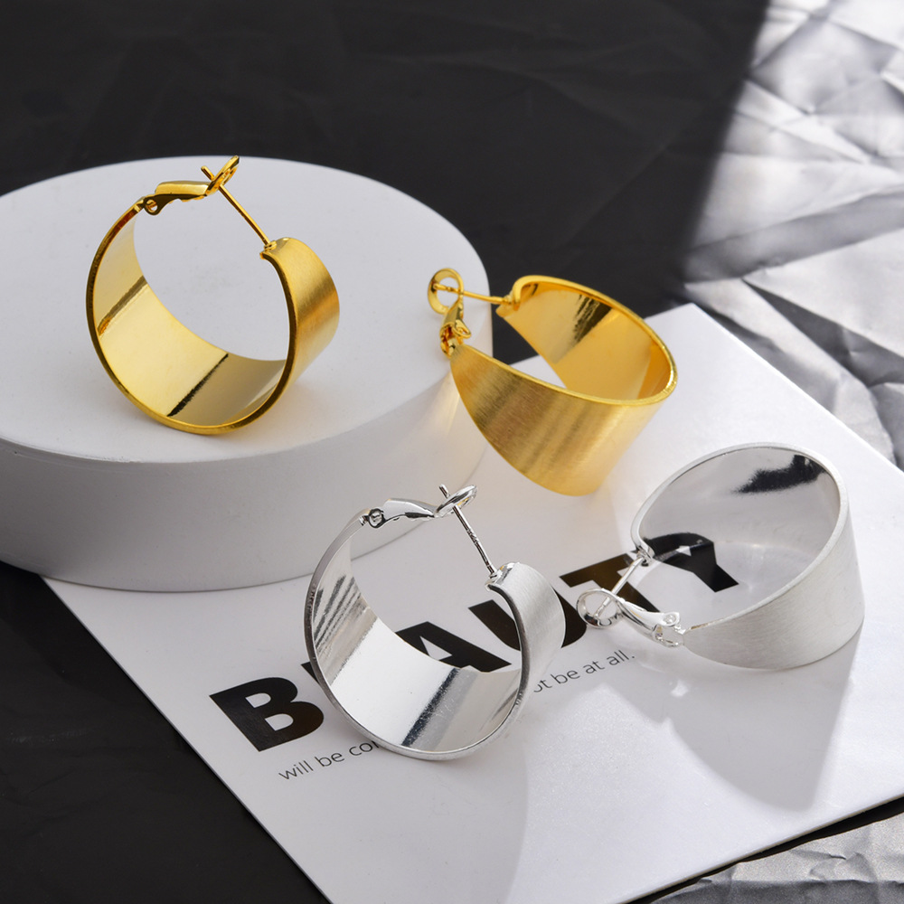 Elegant High-end Geometric Personalized Earrings