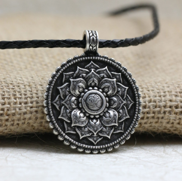 Pendentif Om En Argent Antique